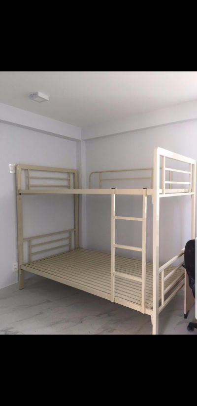 Giường sắt hai tầng giá bao nhiêu tiền một cái ?